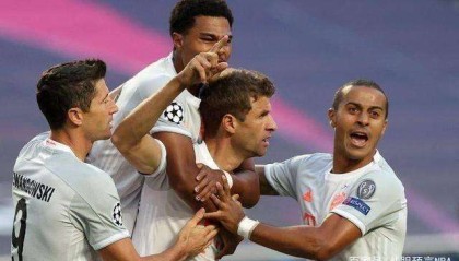  热那亚门将超神发挥，单场八次扑救零封对手