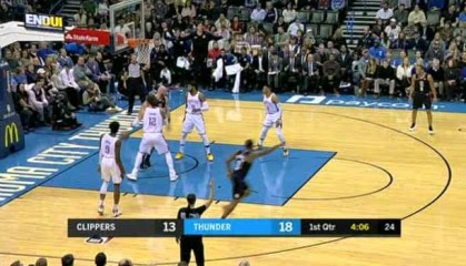  亚历山大35+12雷霆击沉快船  