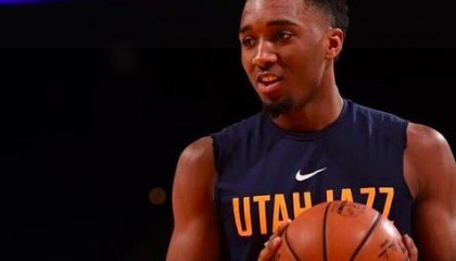  爵士交易送走戈贝尔换来三名潜力新秀  