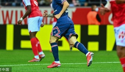  法甲榜首大战巴黎小胜 梅西助攻双响定乾坤  