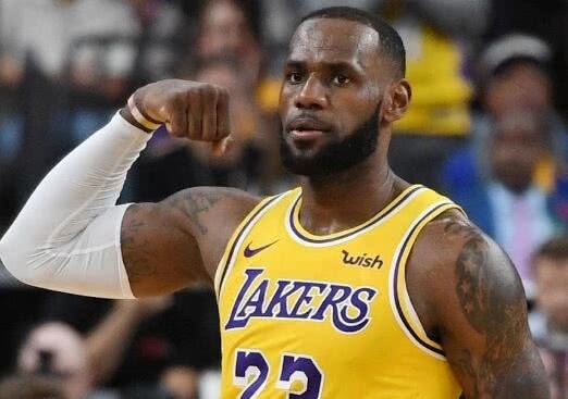  詹姆斯总得分超越贾巴尔，湖人主场举行庆典  