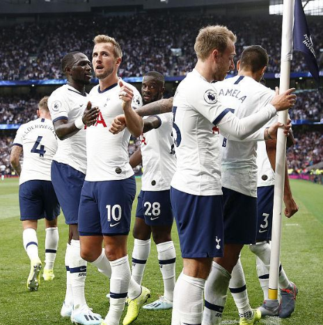  阿森纳客场逆转曼联扳回争冠悬念  