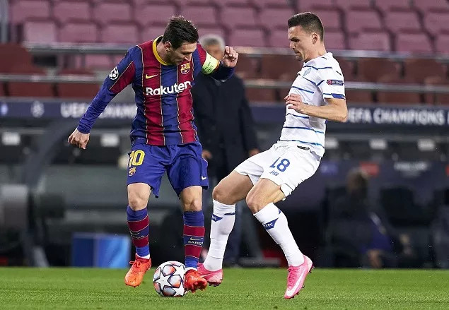  特尔施特根开挂表现 扑出两个必进球救主  